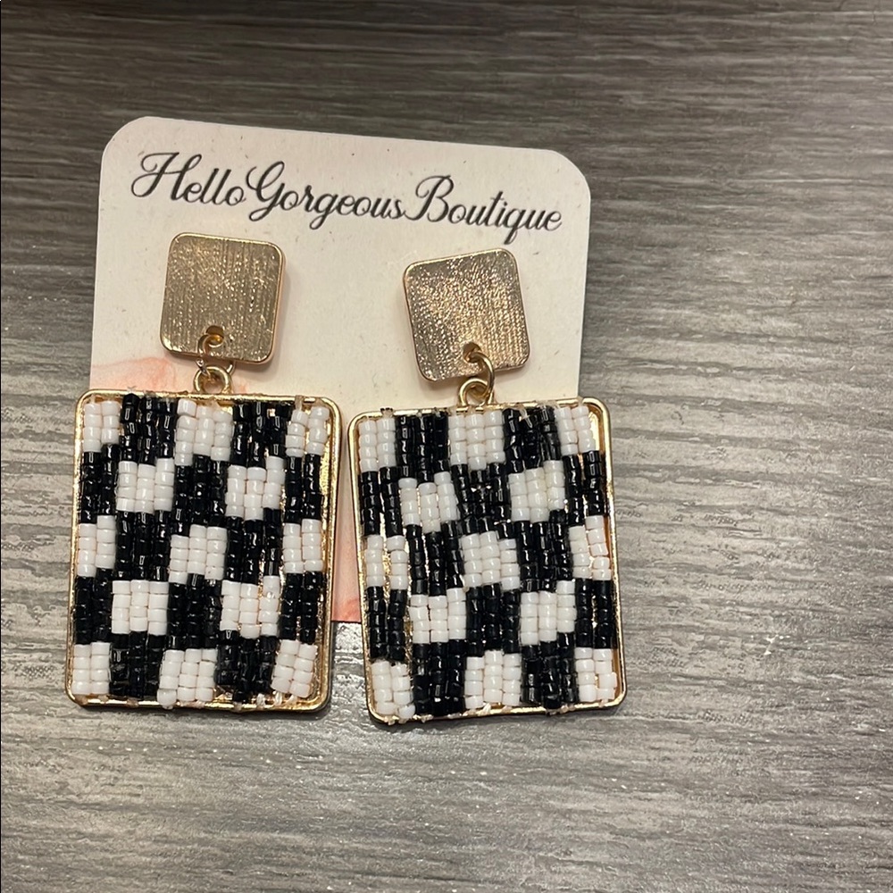 New Boutique Black & White Checked with Gold Trim Bead Earrings